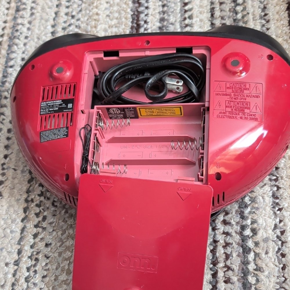 Portable Red and Black CD Player - Picture 5 of 5